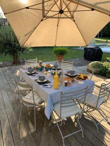 Moulin Crozet Bed and Breakfast Montceaux Εξωτερικό φωτογραφία